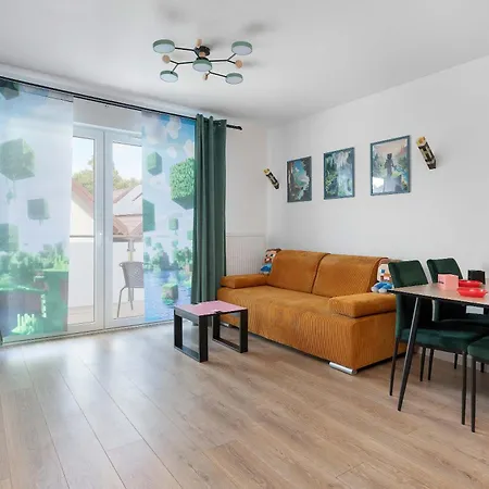 Rodzinny Blisko Morza Inspirowany Gra Minecraft Z Konsola Do Gier By Renters * Jastrzębia Góra