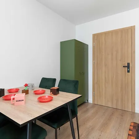 Rodzinny Blisko Morza Inspirowany Gra Minecraft Z Konsola Do Gier By Renters * Jastrzębia Góra